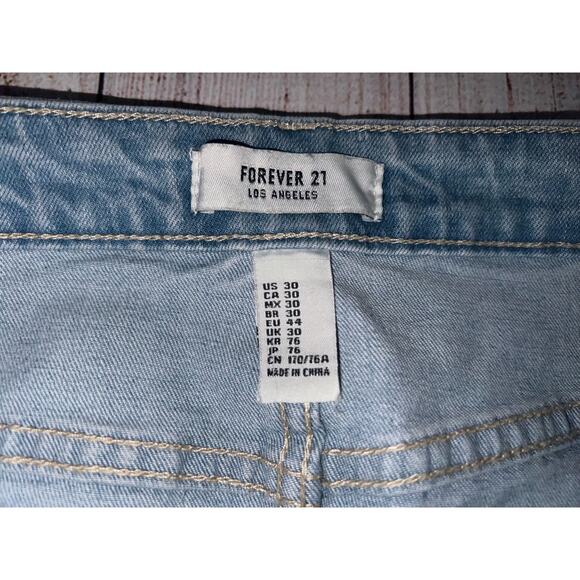 Forever 21 Denim Skirt Womens Size 30 Distressed Fray Hem Mini Blue Jean - Picture 3 of 4